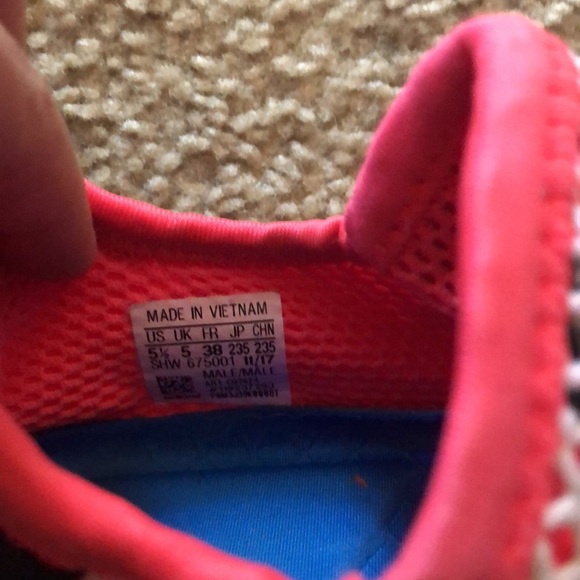 Adidas sneakers women good condition size 5and half us - Picture 5 of 5